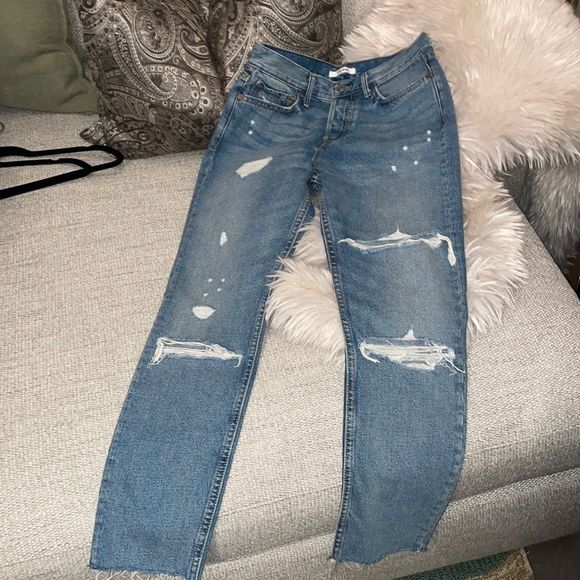 GRLFND KARONINA NWOT SIZE 27 HIGHRISE STRAIGHT DISTRESSED REVOLVE 228.00